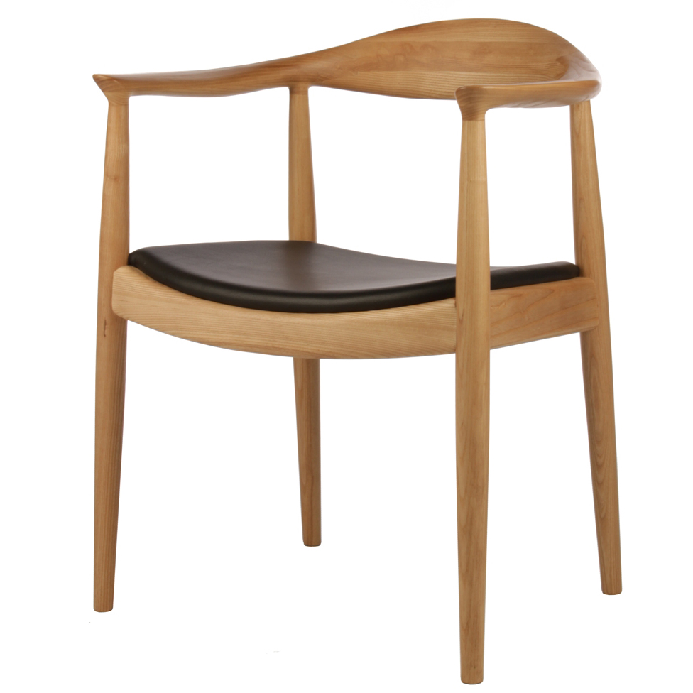 Kies voor eetkamerstoelen van bekende designers. Bijvoorbeeld de Hans Wegner kennedy chair eetkamerstoel